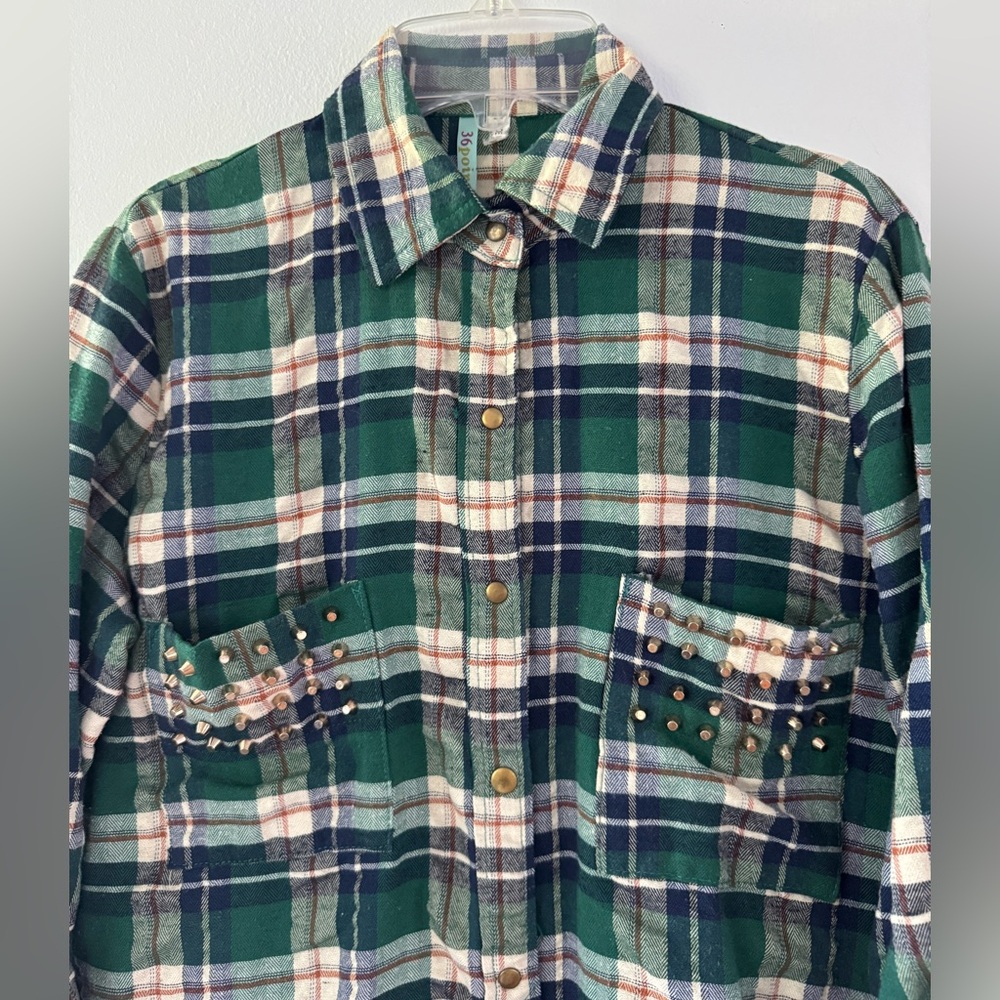 36Point5 Studded Green/Blue plaid LS Flannel. Studded Pockets. Tab Sleeve. M.
